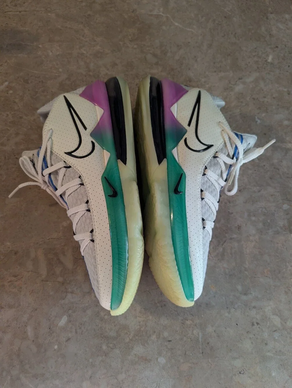 Nike LeBron 17 XV111 Spruce White (2020) Glow In The Dark Men's Size 11 No Box